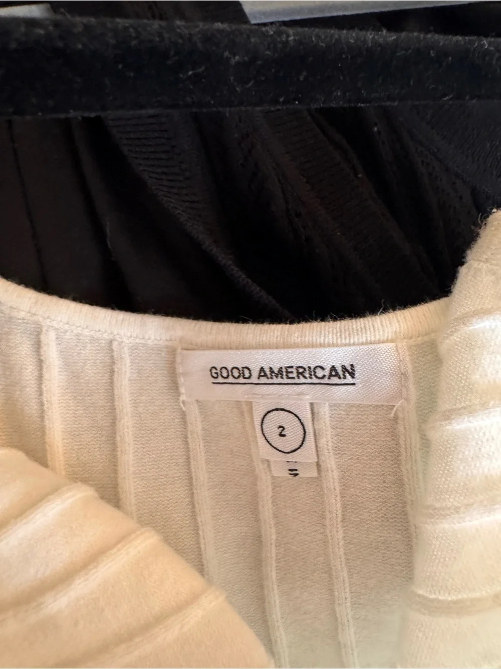 Good American White Ribbed Button-Front Cropped Tank - Picture 2 of 3